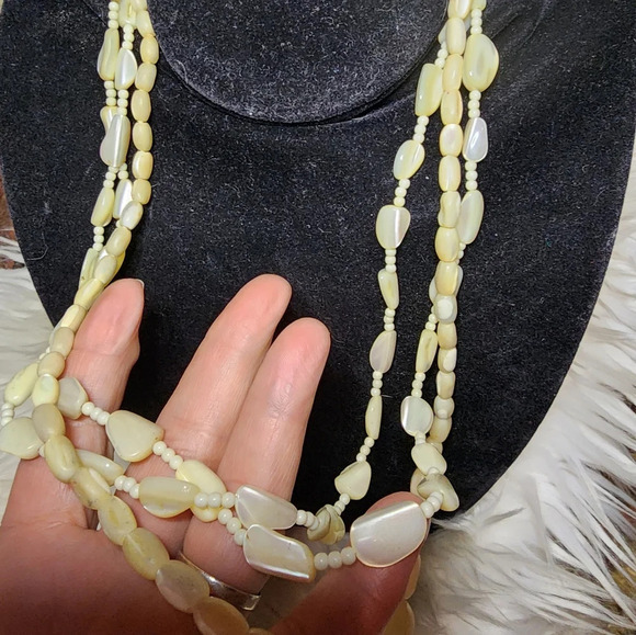 Vintage mother of pearl necklaces‎ - Picture 14 of 16